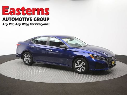 Used 2024 Nissan Altima 2.5 S FWD image 46