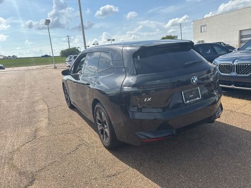 Used 2023 BMW iX xDrive50 w/ Premium Package AWD/4WD image 7