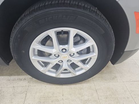 Used 2024 Chevrolet Equinox LT w/ LPO, Floor Liner Package FWD image 11