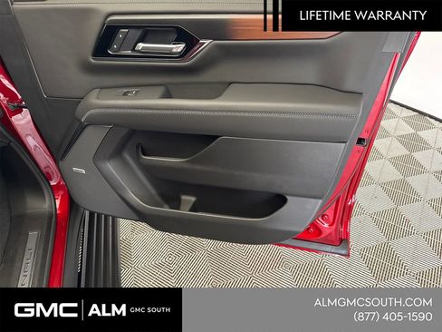 New 2026 GMC Yukon Denali w/ Sun & Power Step Package AWD/4WD image 16