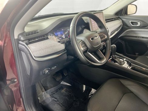 Used 2022 Jeep Compass Latitude AWD/4WD image 9