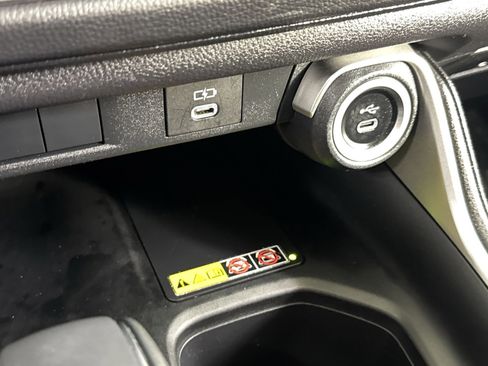 Used 2025 Toyota Grand Highlander AWD image 36