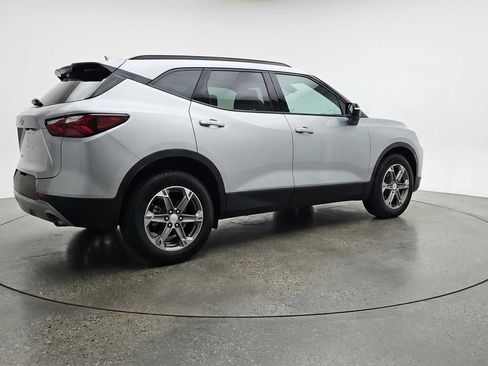 Used 2025 Chevrolet Blazer LT image 9