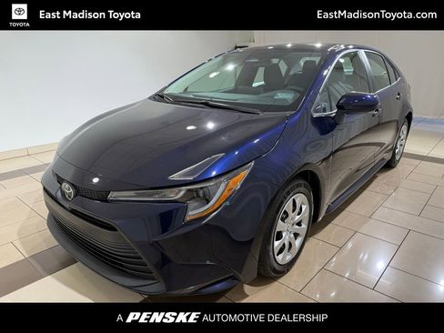Certified 2023 Toyota Corolla LE image 1