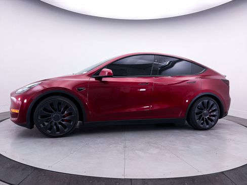 Used 2024 Tesla Model Y Performance image 36