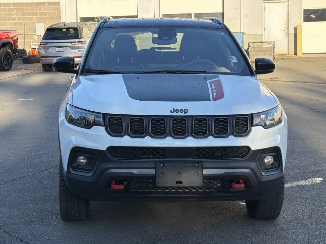 Used 2025 Jeep Compass Trailhawk AWD/4WD image 7
