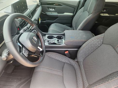 New 2026 Honda Pilot Sport image 12