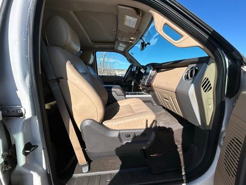 Used 2015 Ford F250 Lariat w/ Lariat Ultimate Package image 32