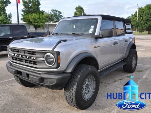 Used 2023 Ford Bronco 4-Door AWD/4WD image 1