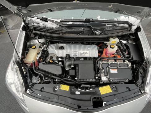 Used 2014 Toyota Prius Two image 16