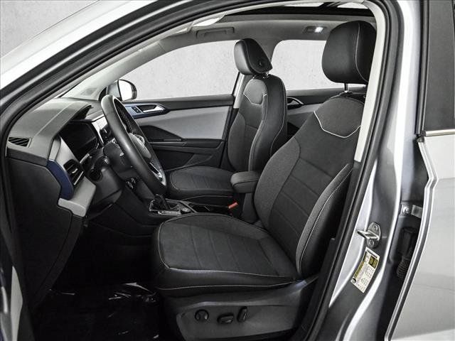 Used 2023 Volkswagen Taos SE w/ Panoramic Sunroof Package AWD/4WD image 17