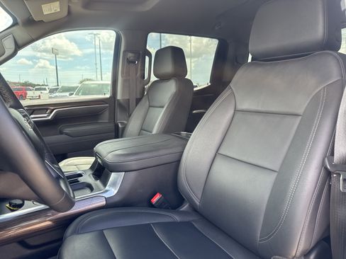 Used 2025 Chevrolet Silverado 1500 LT w/ Leather Package RWD image 6