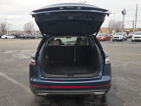 Used 2019 Lincoln Nautilus Reserve image 10