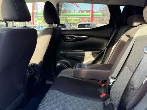 Used 2020 Nissan Rogue Sport SV image 13