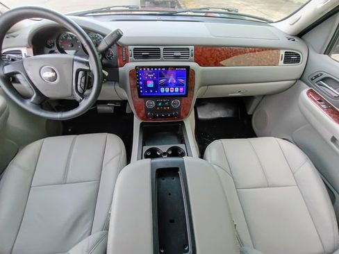 Used 2007 Chevrolet Suburban 2500 LT w/ LT Preferred Equipment Group image 36