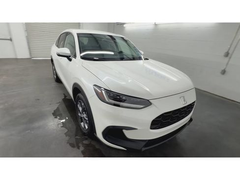 Certified 2026 Honda HR-V LX image 3