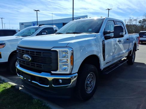 Used 2023 Ford F250 XL w/ FX4 Off-Road Package image 3