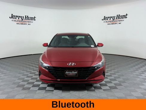 Used 2023 Hyundai Elantra SEL w/ Preferred Accessory Package image 5