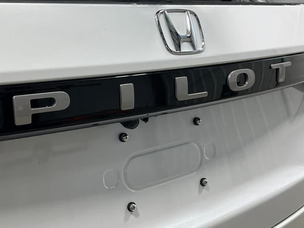 New 2026 Honda Pilot Touring image 7