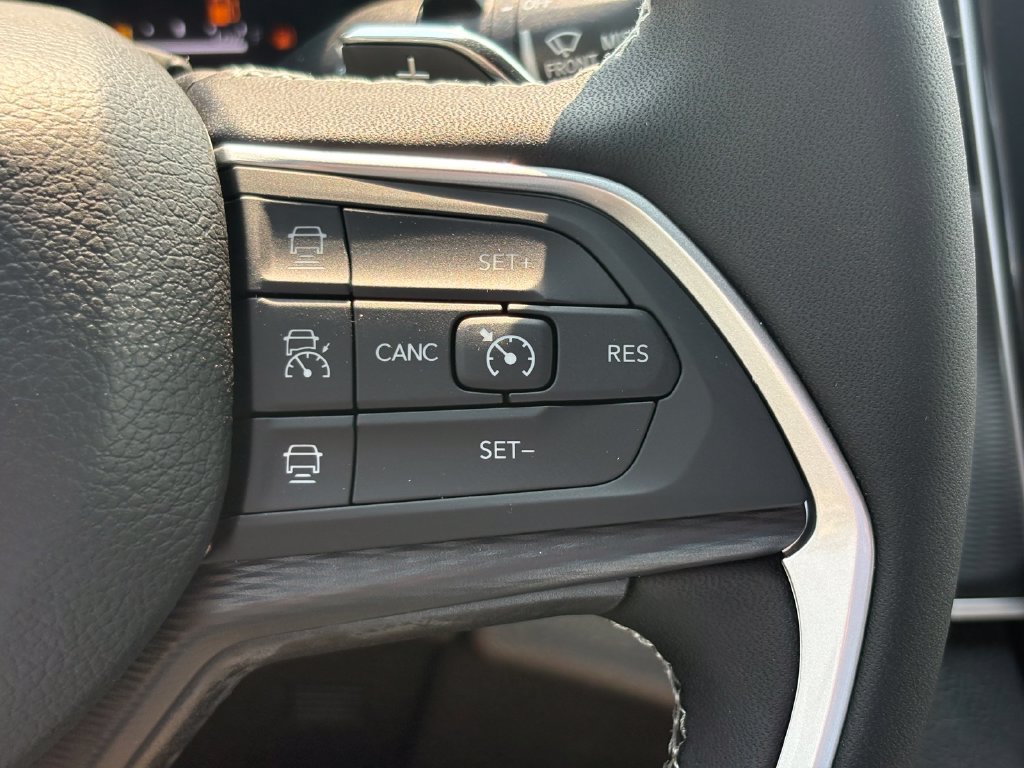 New 2026 Jeep Grand Cherokee Laredo RWD image 32