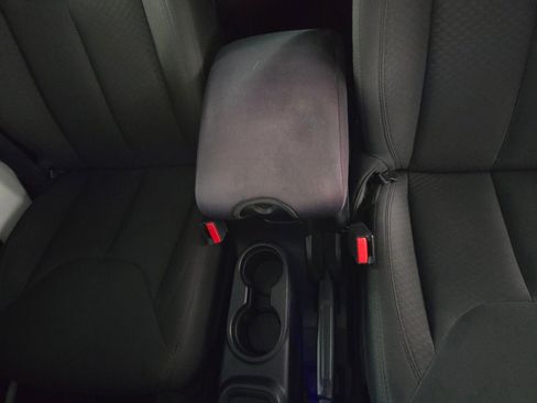 Used 2015 Jeep Wrangler Unlimited Sport image 35