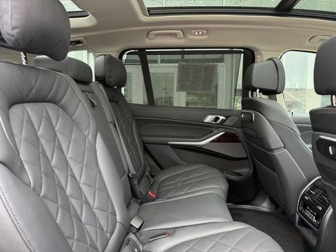 Used 2025 BMW X7 xDrive40i AWD/4WD image 10