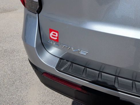 Used 2025 Ford Explorer Active RWD image 44