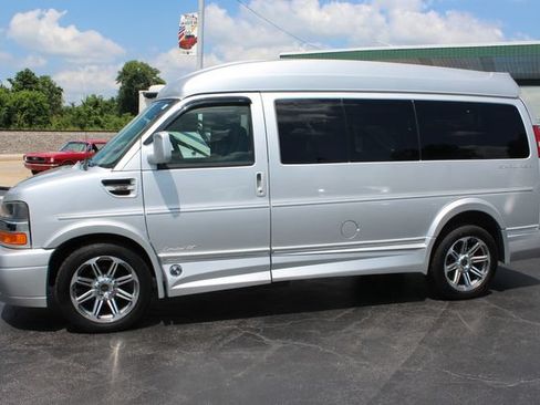 Used 2016 Chevrolet Express 2500 RWD image 8