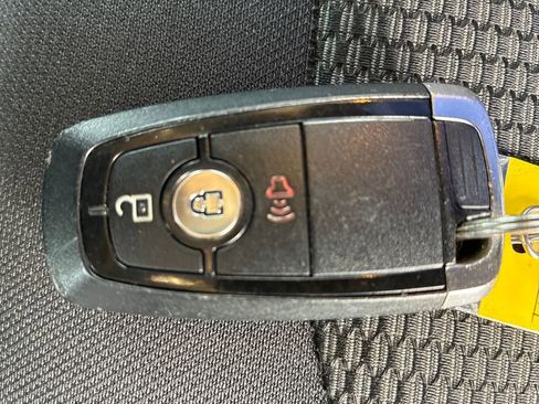 Used 2018 Ford Explorer XLT image 28