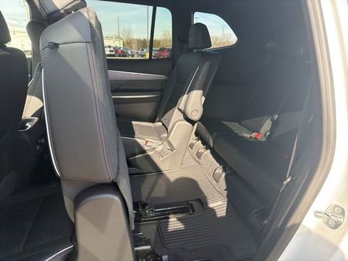 New 2026 Buick Enclave Sport Touring w/ Power Package FWD image 33