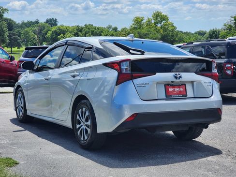 Used 2021 Toyota Prius XLE AWD/4WD image 5