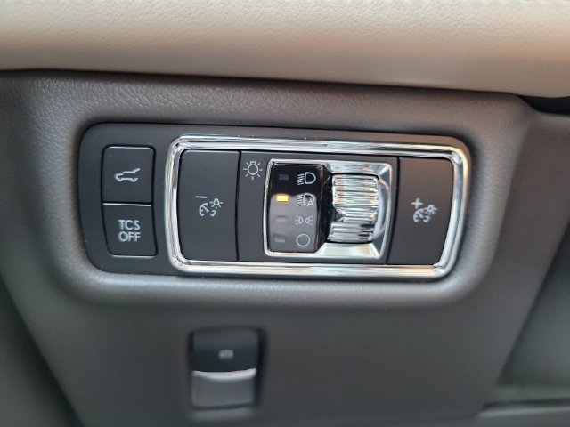 Certified 2023 Lincoln Nautilus AWD w/ Premium Package image 11