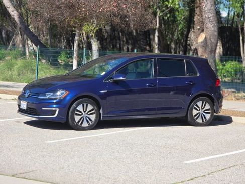Used 2017 Volkswagen e-Golf SEL Premium image 14