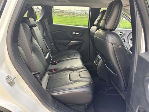 Used 2019 Jeep Cherokee Limited AWD/4WD image 20