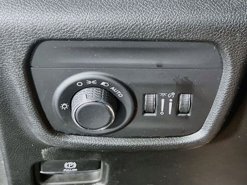 Used 2023 Jeep Grand Cherokee L Laredo w/ Luxury Tech Group I AWD/4WD image 10
