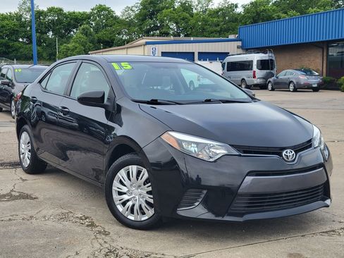 Used 2015 Toyota Corolla LE FWD image 29
