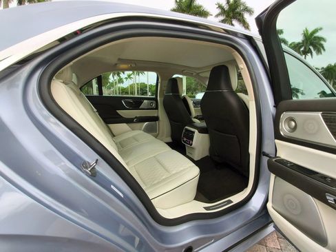 Used 2019 Lincoln Continental Black Label image 33