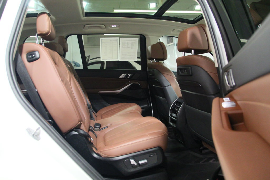 Used 2019 BMW X7 xDrive40i w/ Premium Package AWD/4WD image 23