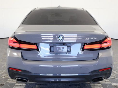Used 2022 BMW 530e w/ Premium Package image 5