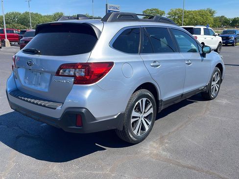 Used 2018 Subaru Outback 2.5i Limited AWD/4WD image 5