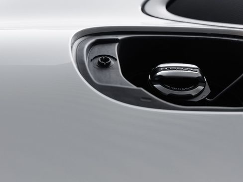 Certified 2026 Porsche Macan AWD/4WD image 32