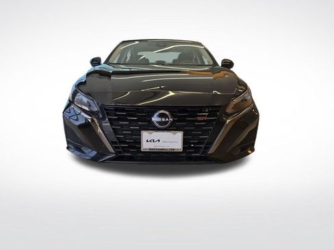 Used 2024 Nissan Altima 2.5 SR FWD image 11