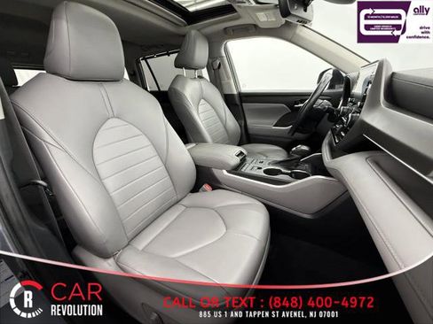 Used 2021 Toyota Highlander XLE image 60