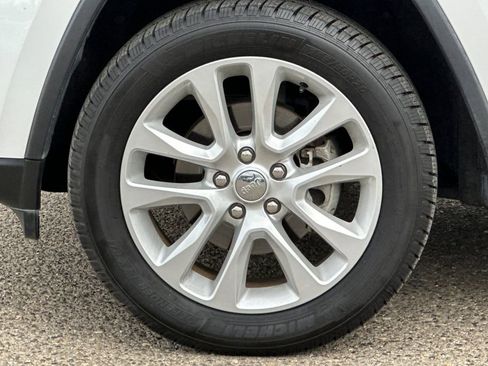 Used 2017 Jeep Grand Cherokee Limited w/ Luxury Group II image 27