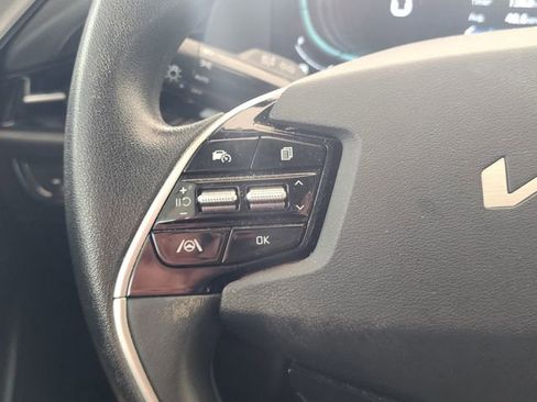 Used 2024 Kia Niro LX FWD image 26