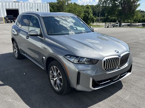 Used 2024 BMW X5 xDrive40i w/ Premium Package AWD/4WD image 2