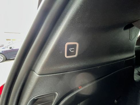 Used 2025 Chrysler Pacifica Limited FWD image 24