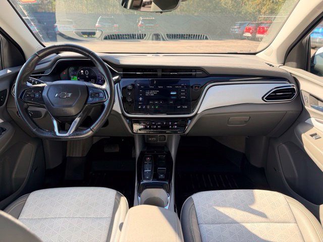 Used 2023 Chevrolet Bolt EUV Premier w/ Sun & Sound Package FWD image 23