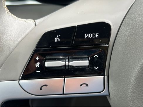 Used 2021 Hyundai Elantra SEL w/ Convenience + Premium Package FWD image 34