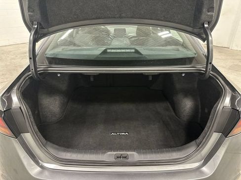 Used 2024 Nissan Altima 2.5 SV FWD image 16